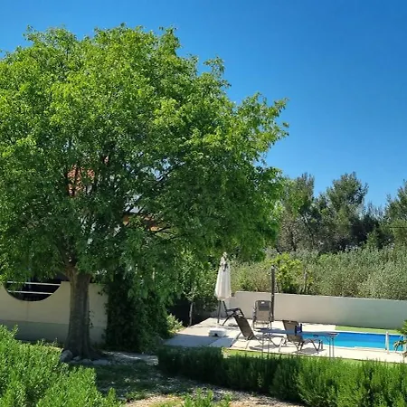 Villa Emili Rastevic